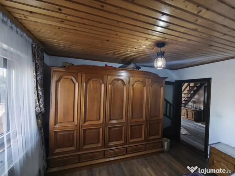 Casă cu 5 camere cu Teren 1500 Mp în Central