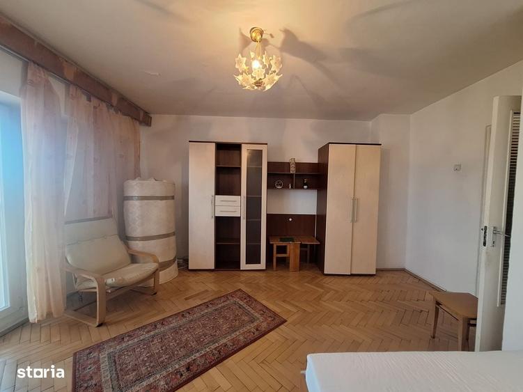 Garsonieră decomandată în Fabric