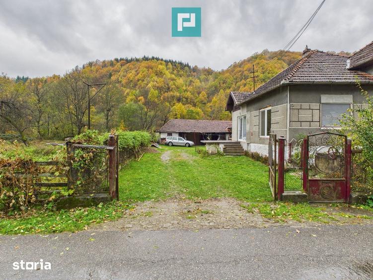 Casă cu 3 camere cu Teren 3843 Mp în Șicula