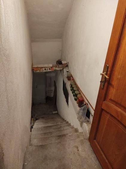 Casă individuală cu 7 camere cu Canalizare în Rahova