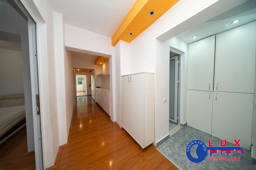 Apartament cu 3 camere decomandat în Babadag