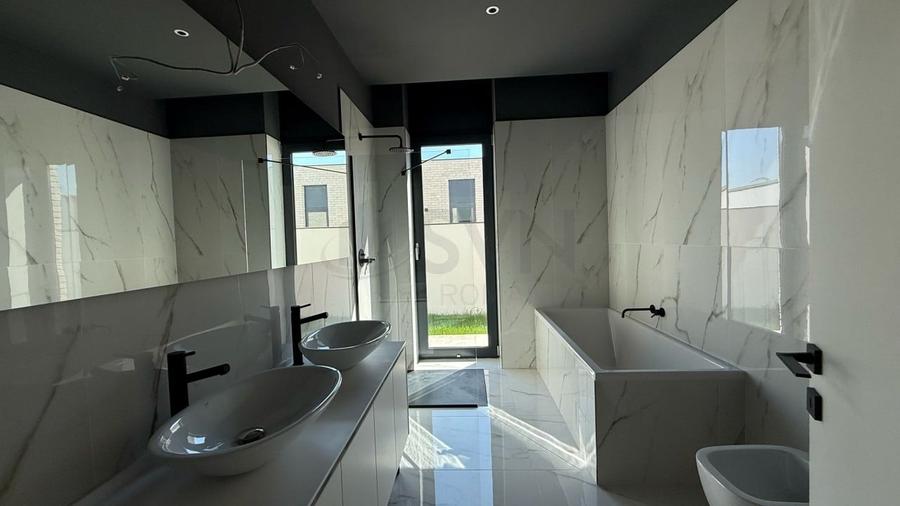 Casă individuală cu 4 camere cu Teren 649 Mp în Corbeanca