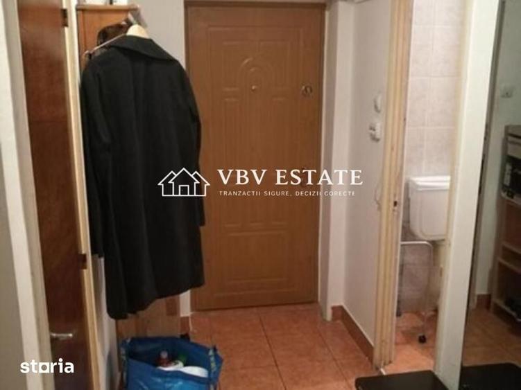 Garsonieră decomandată în Tei