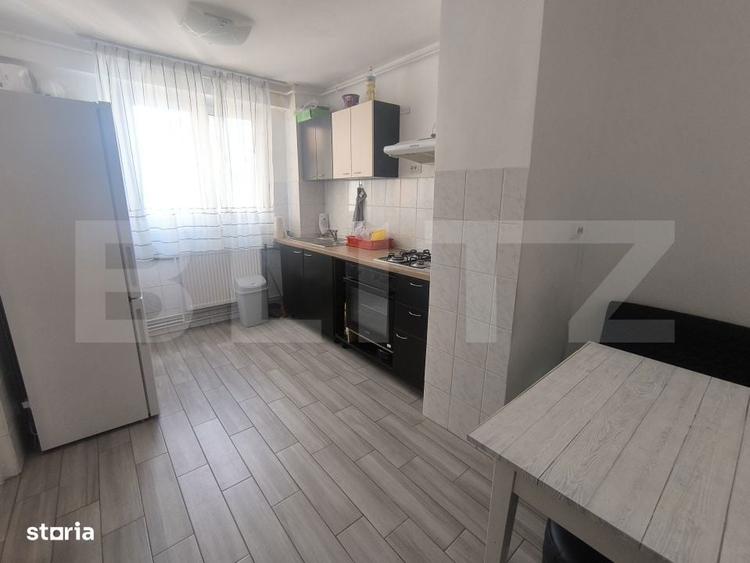 Apartament cu 3 camere decomandat în Bartolomeu