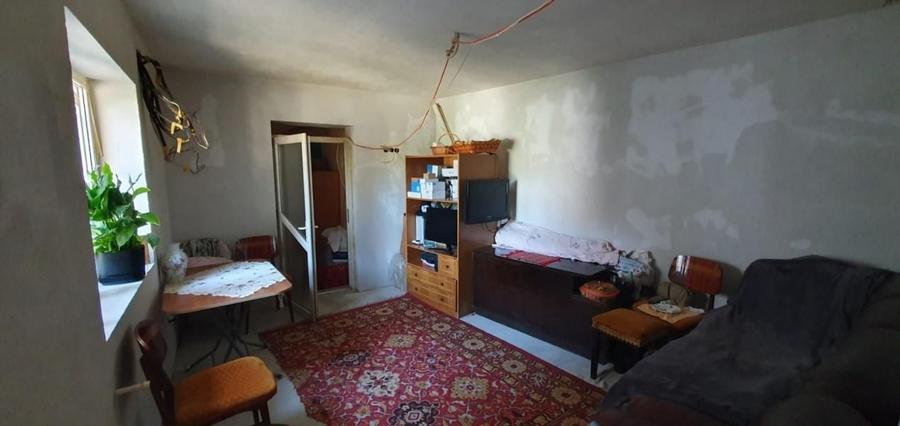 Casă individuală cu 4 camere cu Canalizare în Mihai Bravu