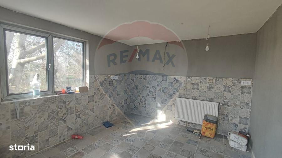 Casă cu 5 camere cu Teren 2324 Mp în Oșorhei