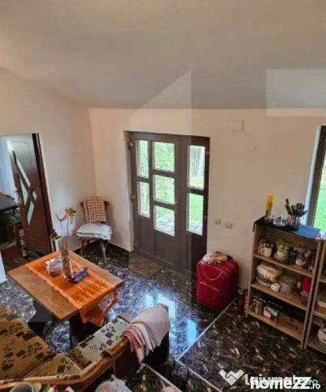 Casa cu 3 corpuri de vanzare, 6 camere, 400 mp + teren 2800 - Barcani (Covasna) - 1