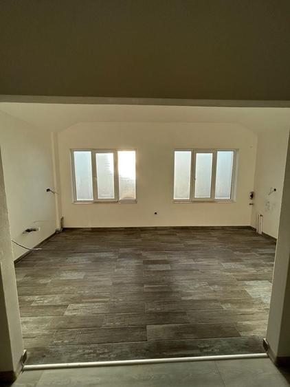 Apartament cu 4 camere decomandat în Decebal