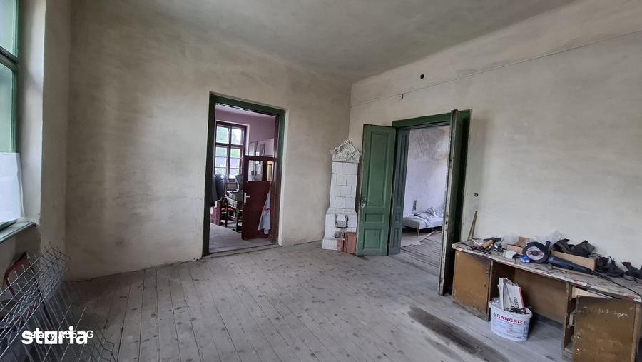 Casă cu 7 camere cu Teren 525 Mp în Ilia