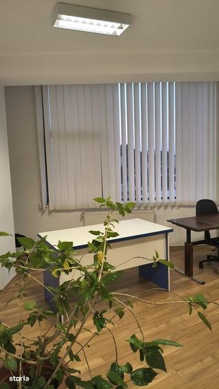 Spațiu comercial, de 90 mp, în Central