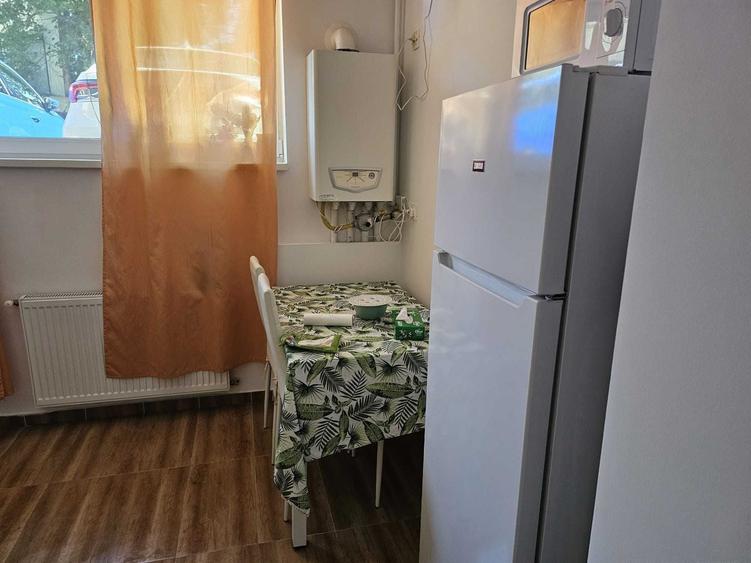 Garsonieră decomandată în Central