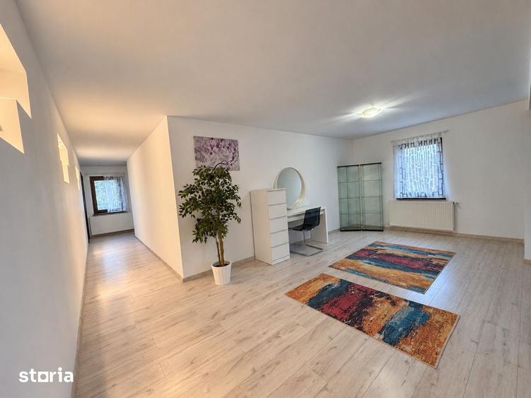 Casă cu 6 camere cu Teren 1538 Mp în Dănești