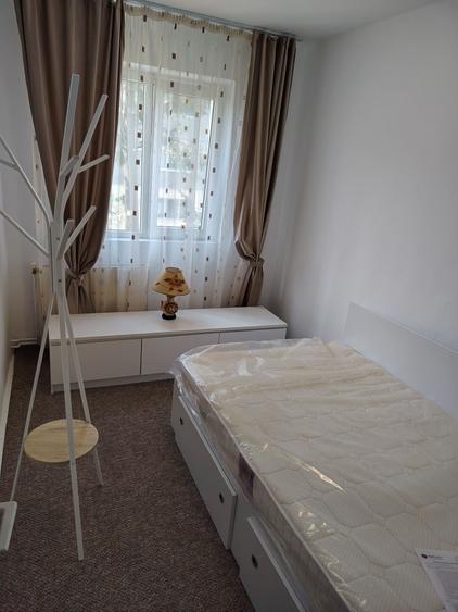 Apartament cu 3 camere în Micro 11