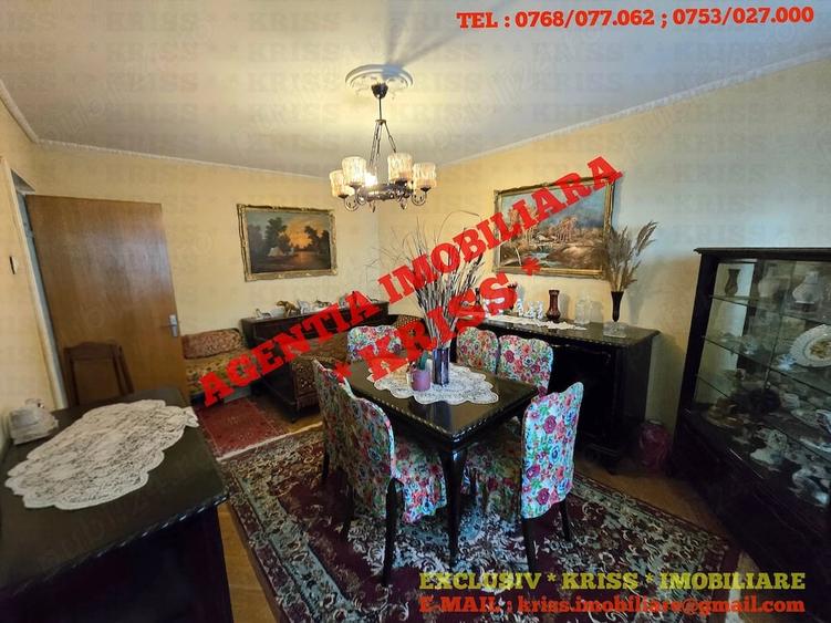 Apartament cu 4 camere decomandat în Negru Vodă