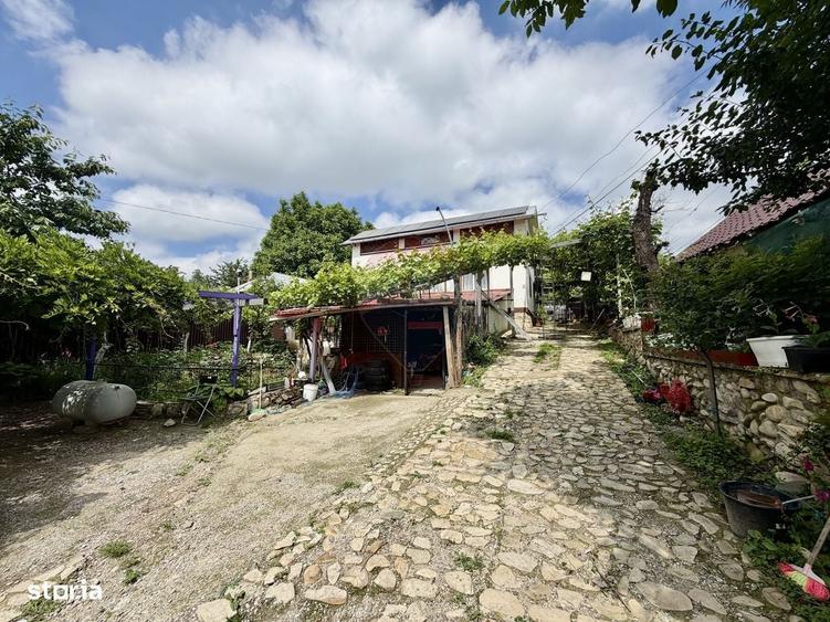 Casă cu 4 camere în Sârbi