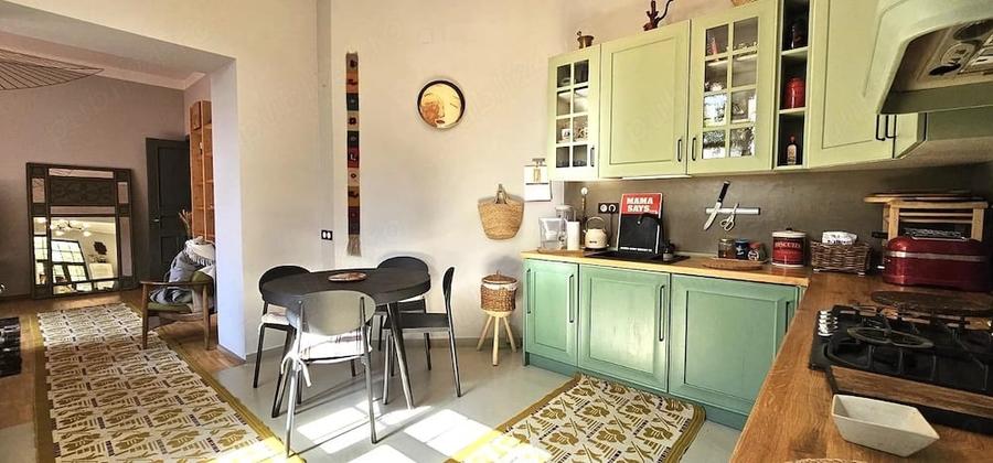 Apartament cu 3 camere decomandat în Central