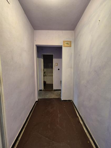 Apartament cu 3 camere semidecomandat în Tomis Nord