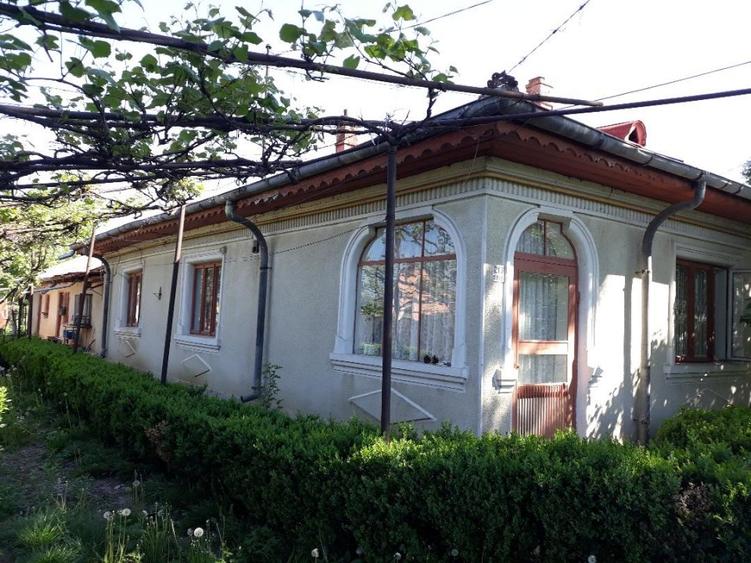 Casă cu 3 camere cu Teren 1500 Mp în Central