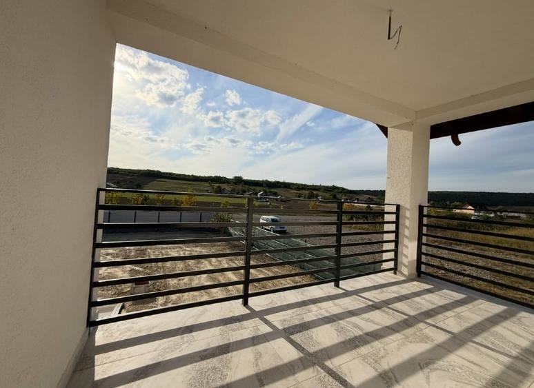Casă individuală cu 5 camere cu Teren 2000 Mp în Dumbrava (Ciurea)