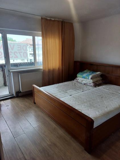 Apartament cu 2 camere decomandat în 1 Mai
