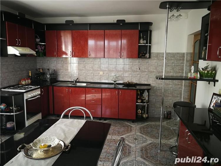 Casă cu 14 camere cu Teren 2500 Mp în Viișoara