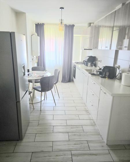Apartament cu 2 camere decomandat în Rovine