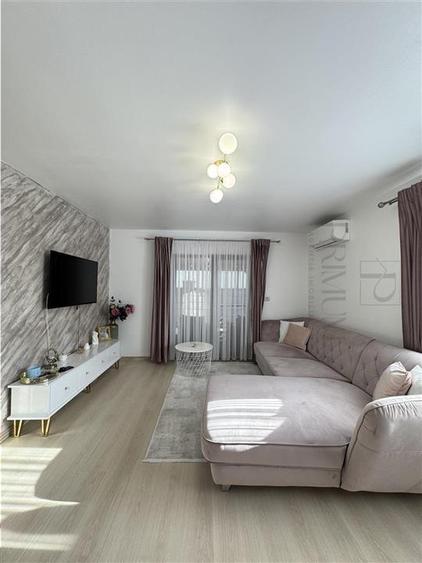Apartament cu 3 camere semidecomandat, mobilat în Giroc