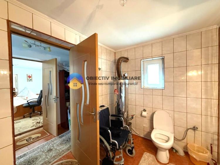 Casă cu 3 camere cu Teren 5062 Mp în Central