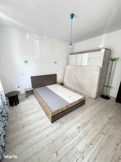 Apartament cu 4 camere semidecomandat în Florești