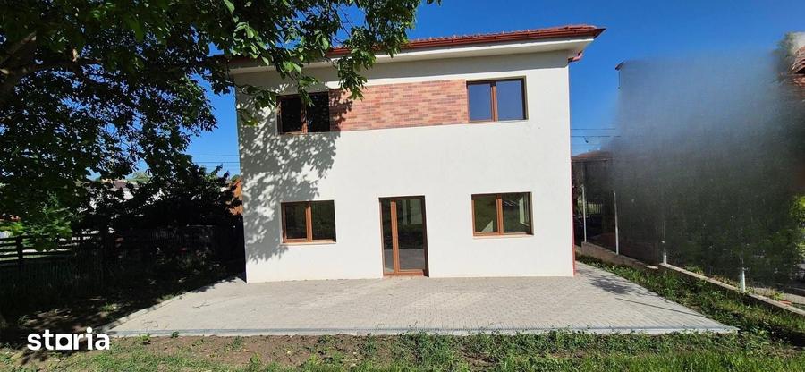 Casă cu 4 camere cu Teren 700 Mp în Apahida