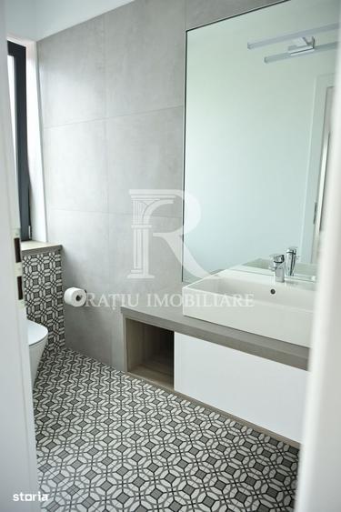 Casă cu 9 camere cu Teren 1720 Mp în Sânmartin