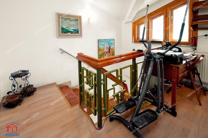 Casă individuală cu 3 camere cu Canalizare în Ultracentral