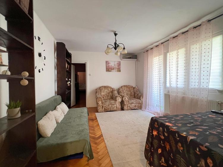 Apartament cu 3 camere semidecomandat în Gheorghe Lazăr