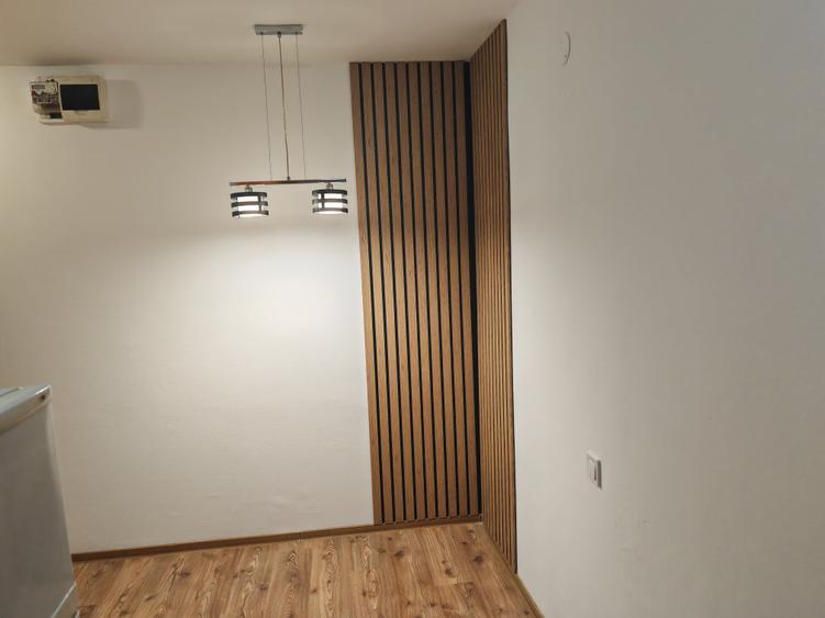 Apartament cu 3 camere decomandat în Astra