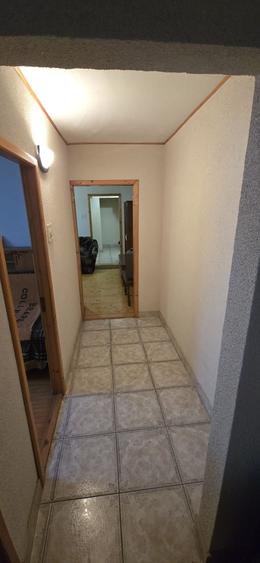 Inchiriez 3 camere bloc vechi - 1