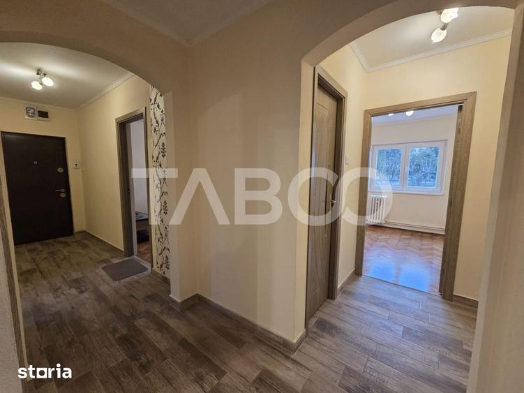 Apartament cu 4 camere decomandat în Central