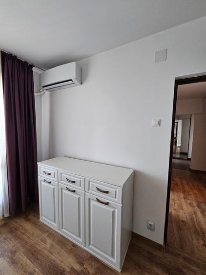 Apartament cu 2 camere decomandat în Titan