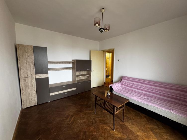 Apartament cu 2 camere decomandat în Podu Roș
