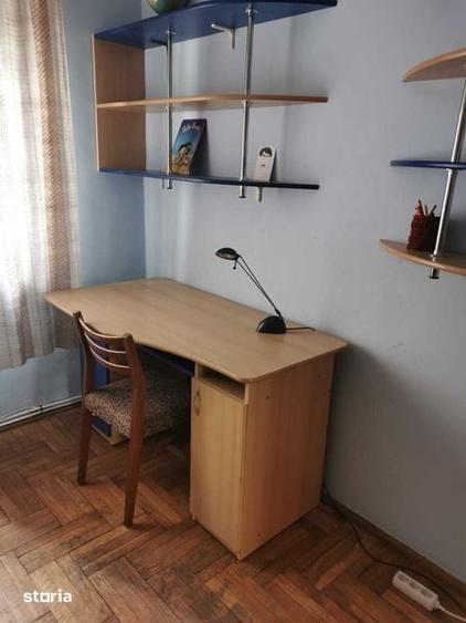 Apartament cu 3 camere decomandat în Energiei