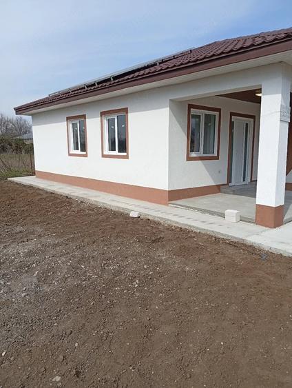 Casă cu 3 camere cu Teren 500 Mp în Pecineaga