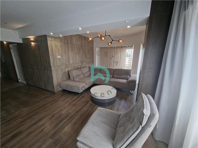 Apartament cu 3 camere decomandat în Răcădău
