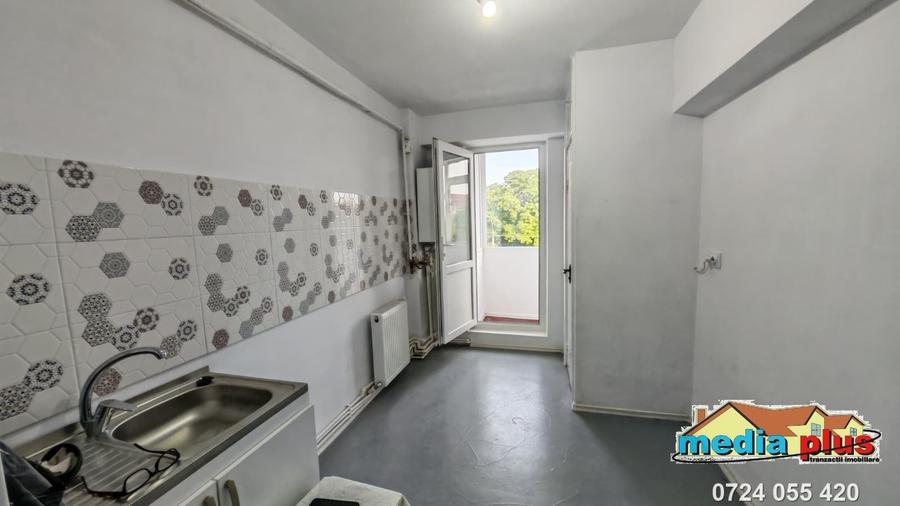 Apartament cu 3 camere decomandat în Țiglina 1
