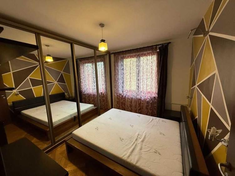 Apartament cu 3 camere semidecomandat în Romană