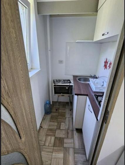 Apartament cu 2 camere semidecomandat, mobilat în Tomis Nord
