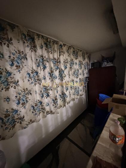 Apartament cu 3 camere decomandat, mobilat în Tei