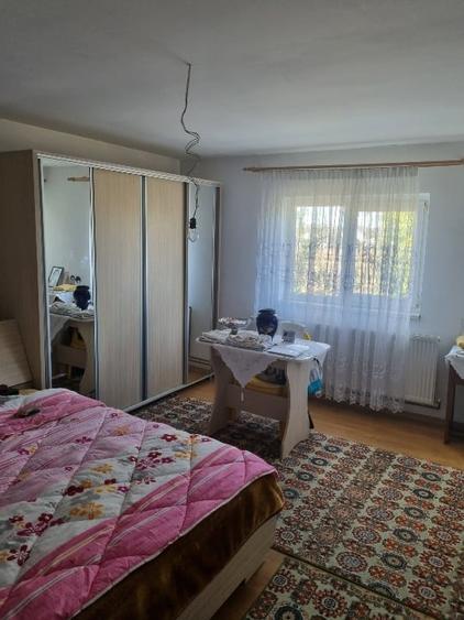 Casă individuală cu 4 camere cu Canalizare în Milești