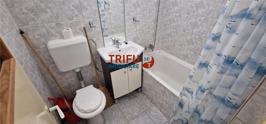 Garsonieră decomandată, mobilată în Cetate