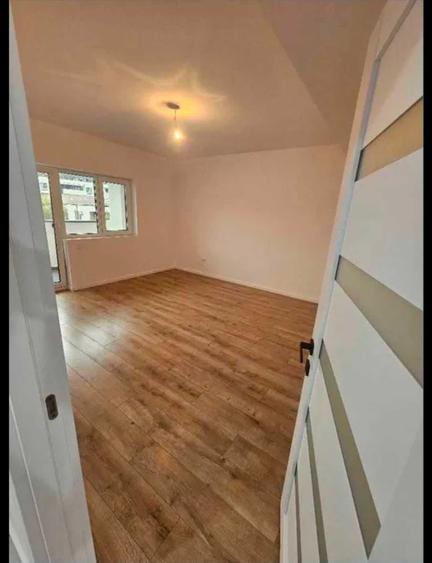 Apartament cu 2 camere decomandat în Titan