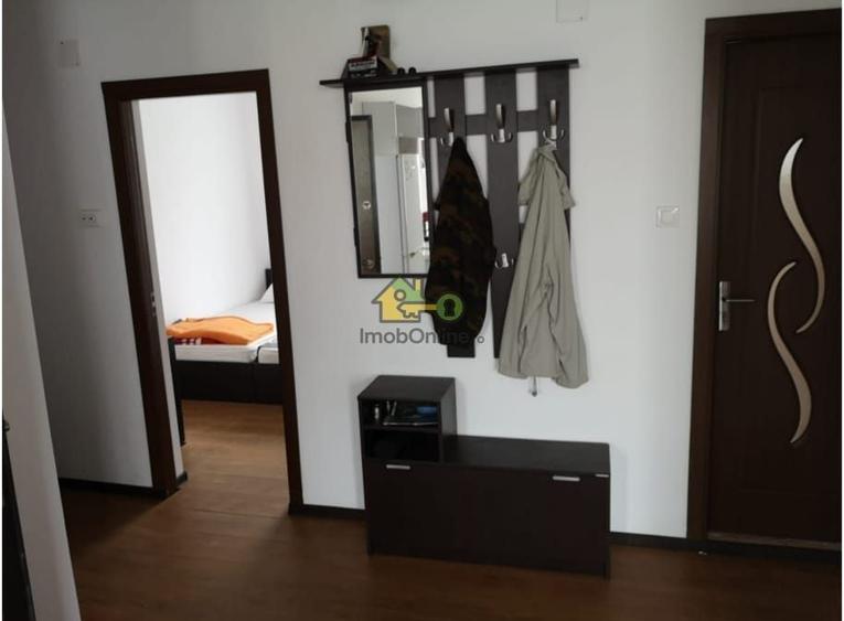 Casă individuală cu 6 camere cu Canalizare în Ultracentral