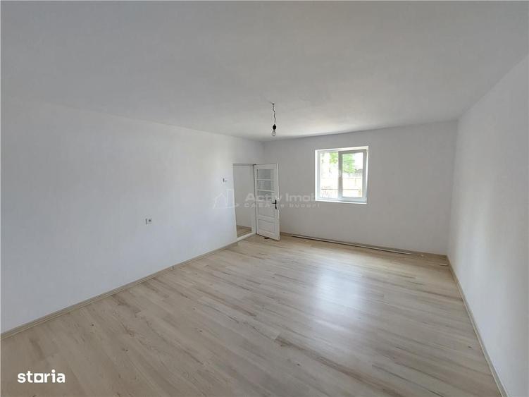 Casă cu 4 camere în Crâng